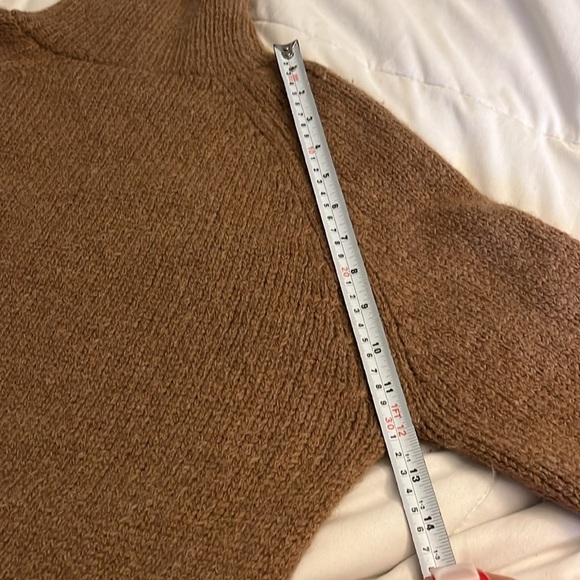 The Group by Babaton Aritizia
Day Off Turtleneck in Camel Size Small 100% Alpaca - Picture 14 of 15